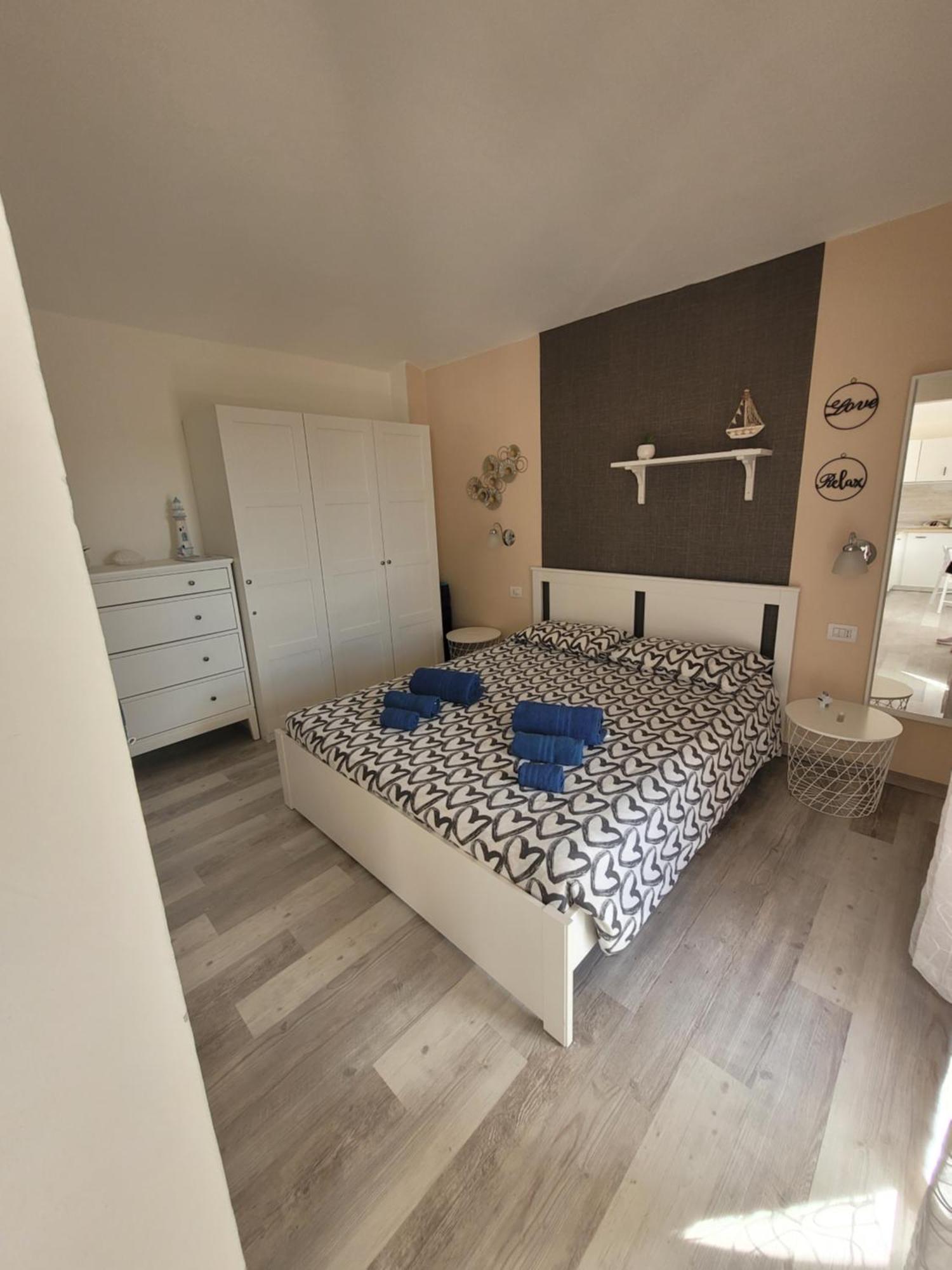 Apartament Surf House Mirice Vignola Mare Zewnętrze zdjęcie